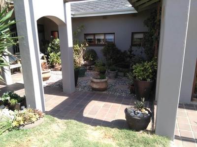 House For Sale in Oslo Beach, Port Shepstone