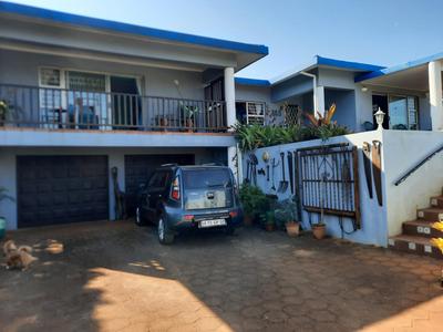 House For Sale in Leisure Bay, Port Edward