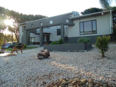 House For Sale in Woodgrange, Hibberdene
