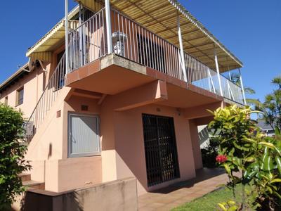 Townhouse For Sale in Hibberdene, Hibberdene
