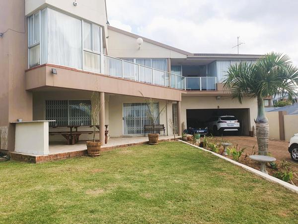 Property For Sale in Manaba Beach, Uvongo